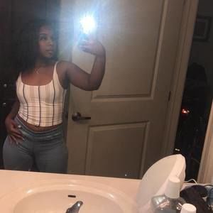 Meet your Posher, Latrenia